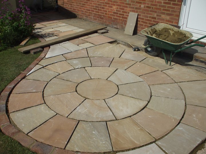 Patio circle feature – C J Landscapes